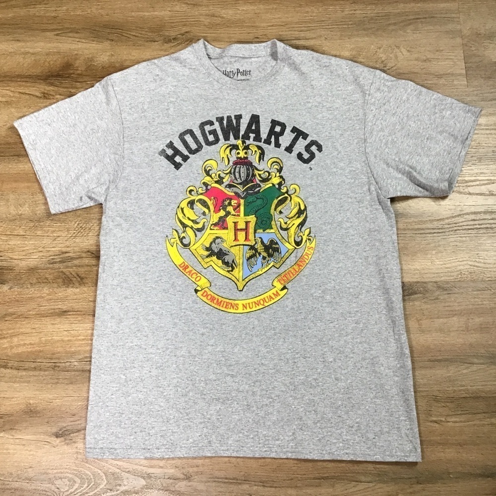HARRY Potter Shirt Hogwarts Coat of Arms Graphic Gray Size L